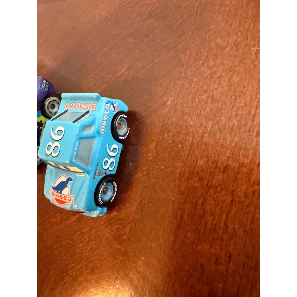 Disney Pixar Cars Mini Racers Chick Hicks Dinoco 86 & Tow Cap 4 Mattel Lot‎ of 2